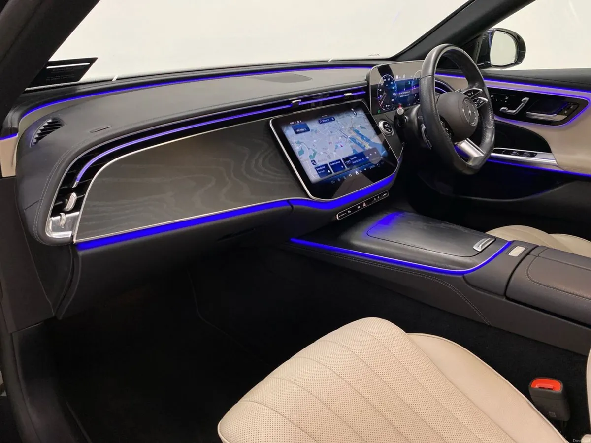 Mercedes-Benz E-Class E 220 d AMG Line Plus ** Pan - Image 6