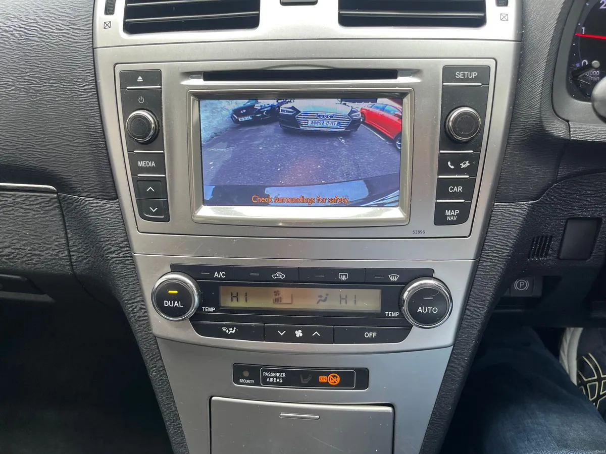 Toyota Avensis 2013 - Image 5