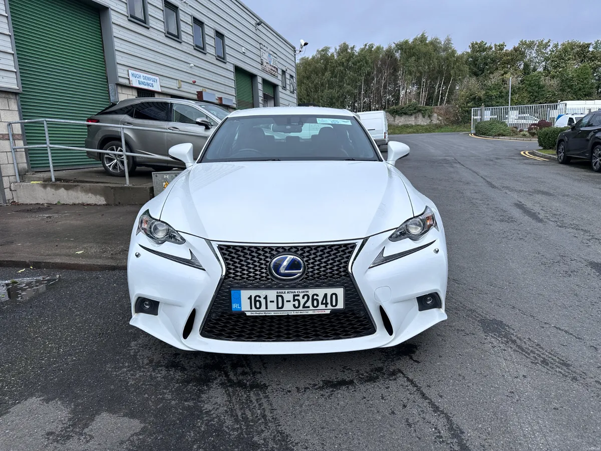 Lexus IS300H F Sport 2.5 Hybrid, 2016 - Image 3