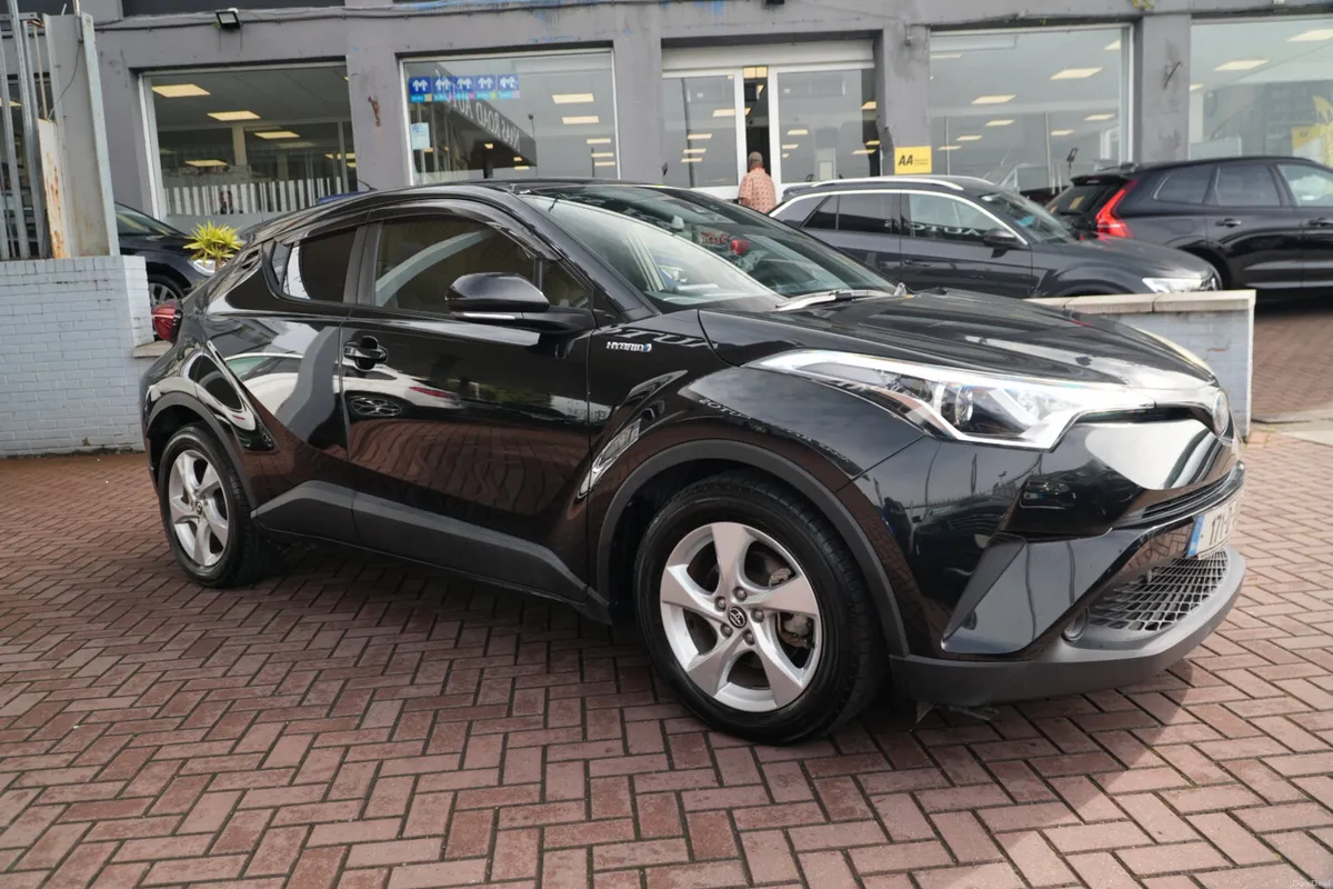 2017 TOYOTA C-HR PETROL HYBRID SYNERGY DRIVE - Image 2