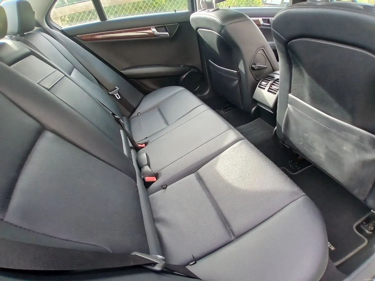 Mercedes-Benz C-Class 2008 AMG - Image 2