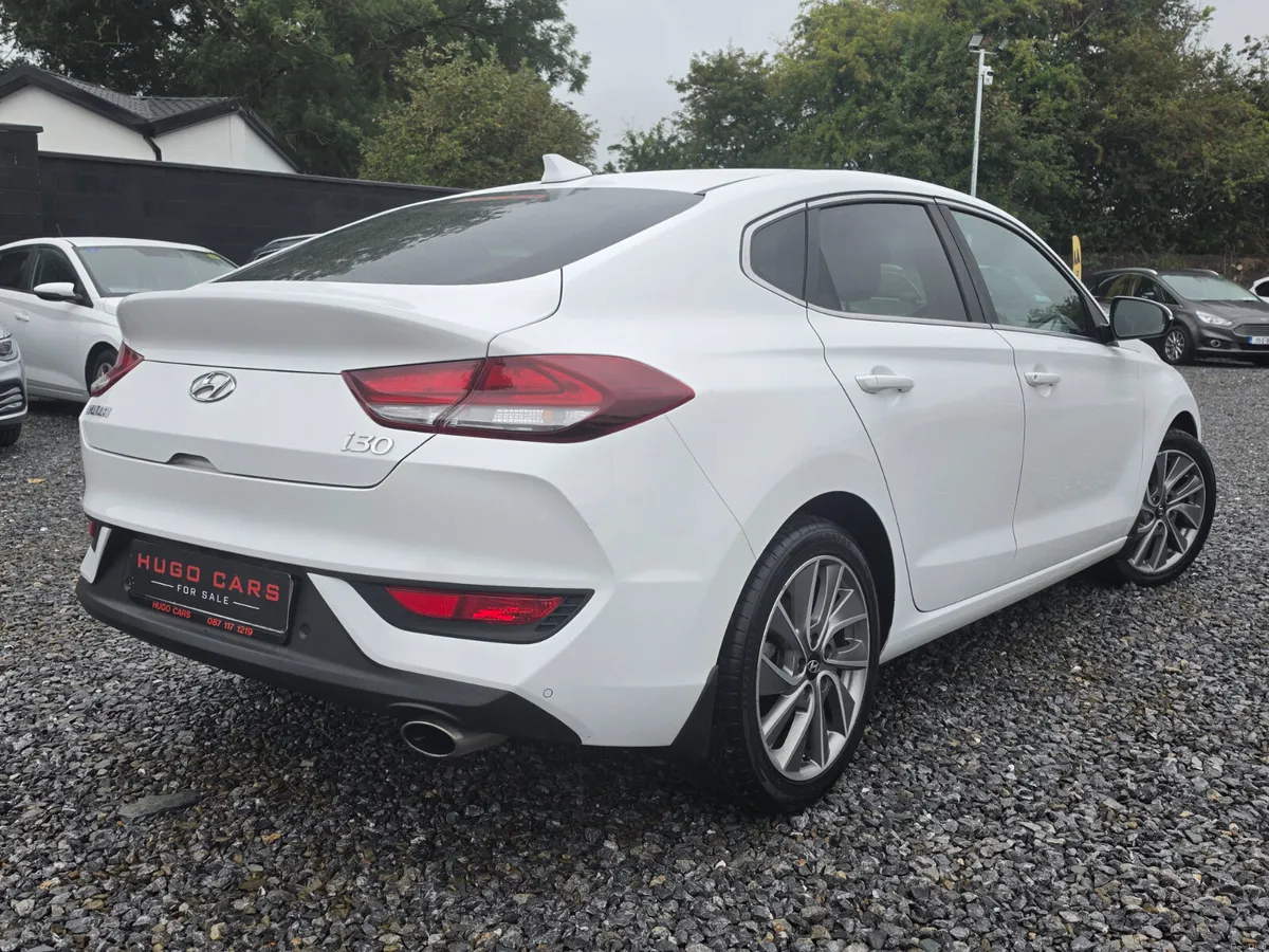 182 Hyundai i30 Fastback/FSH/High spec/Warranty - Image 3
