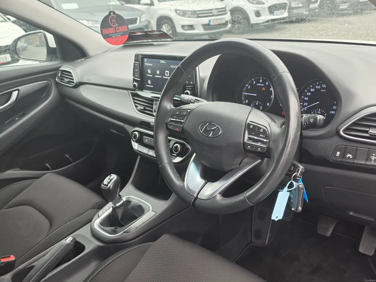 182 Hyundai i30 Fastback/FSH/High spec/Warranty - Image 5