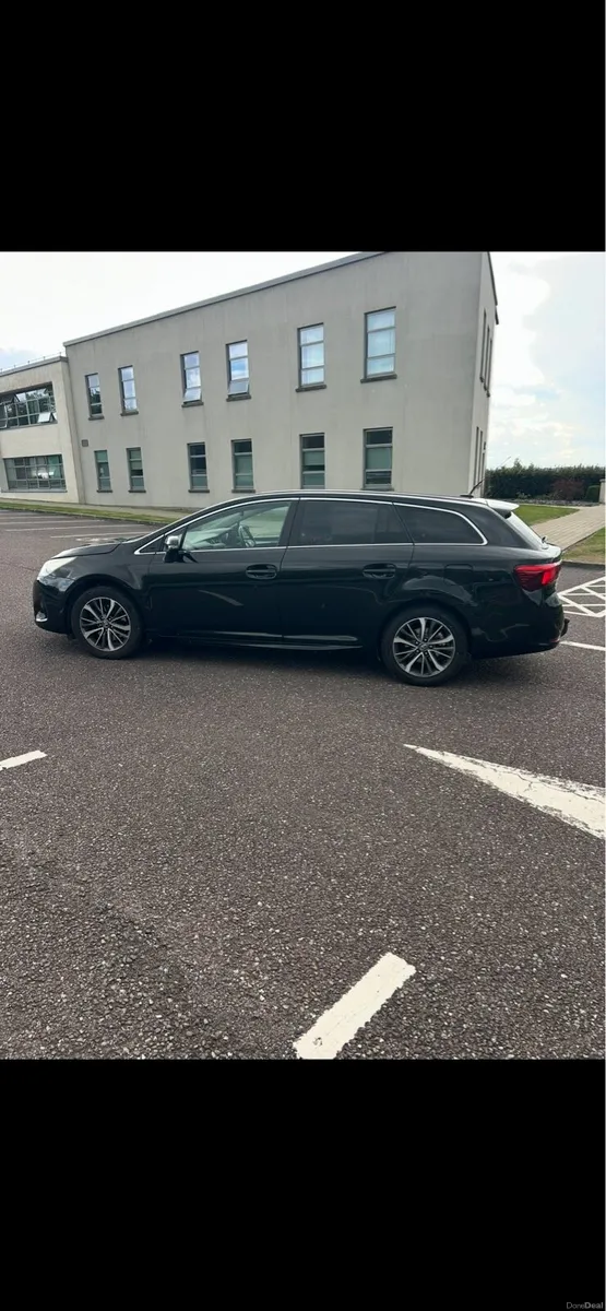 Toyota Avensis Touring - Image 5