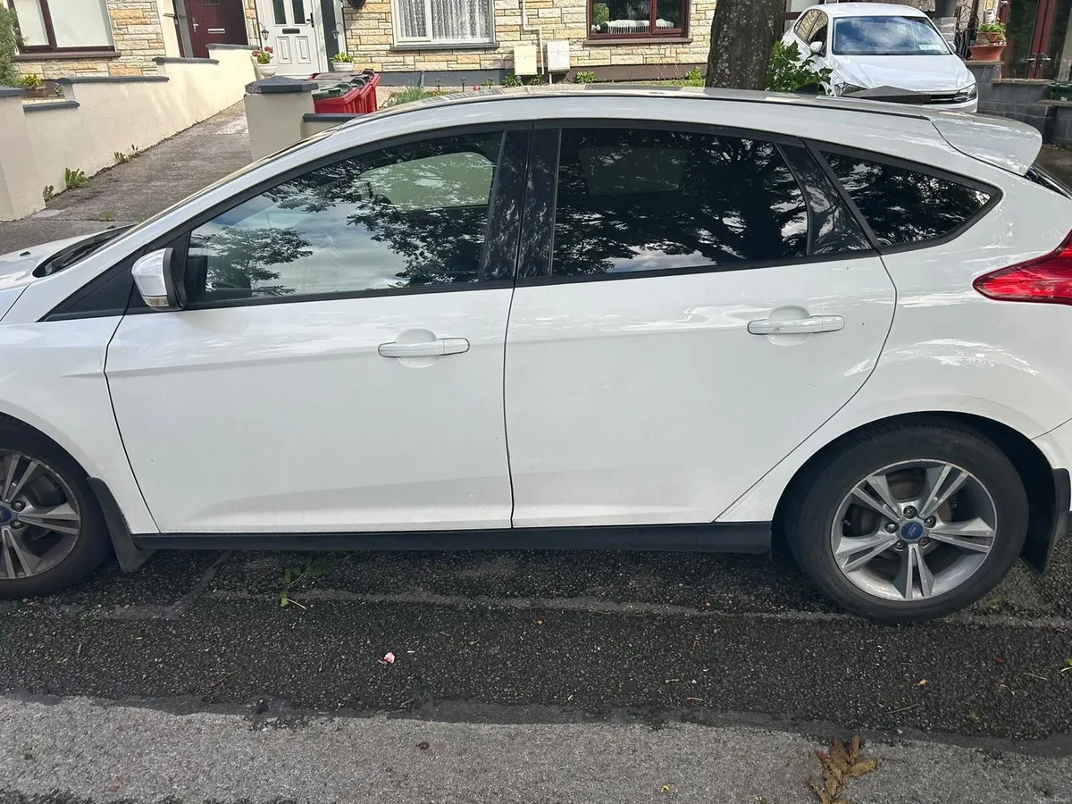 White Ford Focus *PARTS ONLY SOLD AS ONE* - Image 2