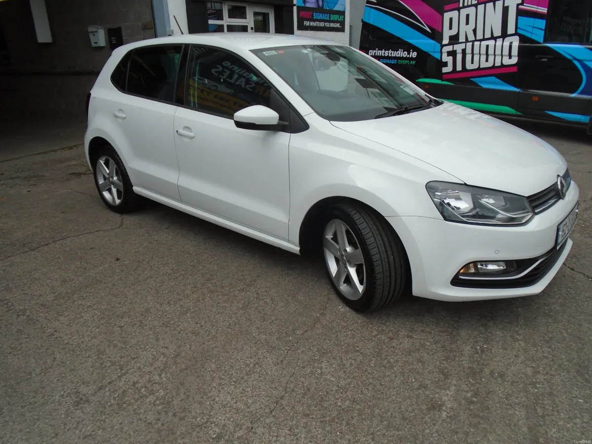 Volkswagen Polo 2015 - Image 1
