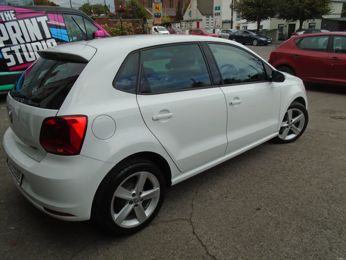 Volkswagen Polo 2015 - Image 4