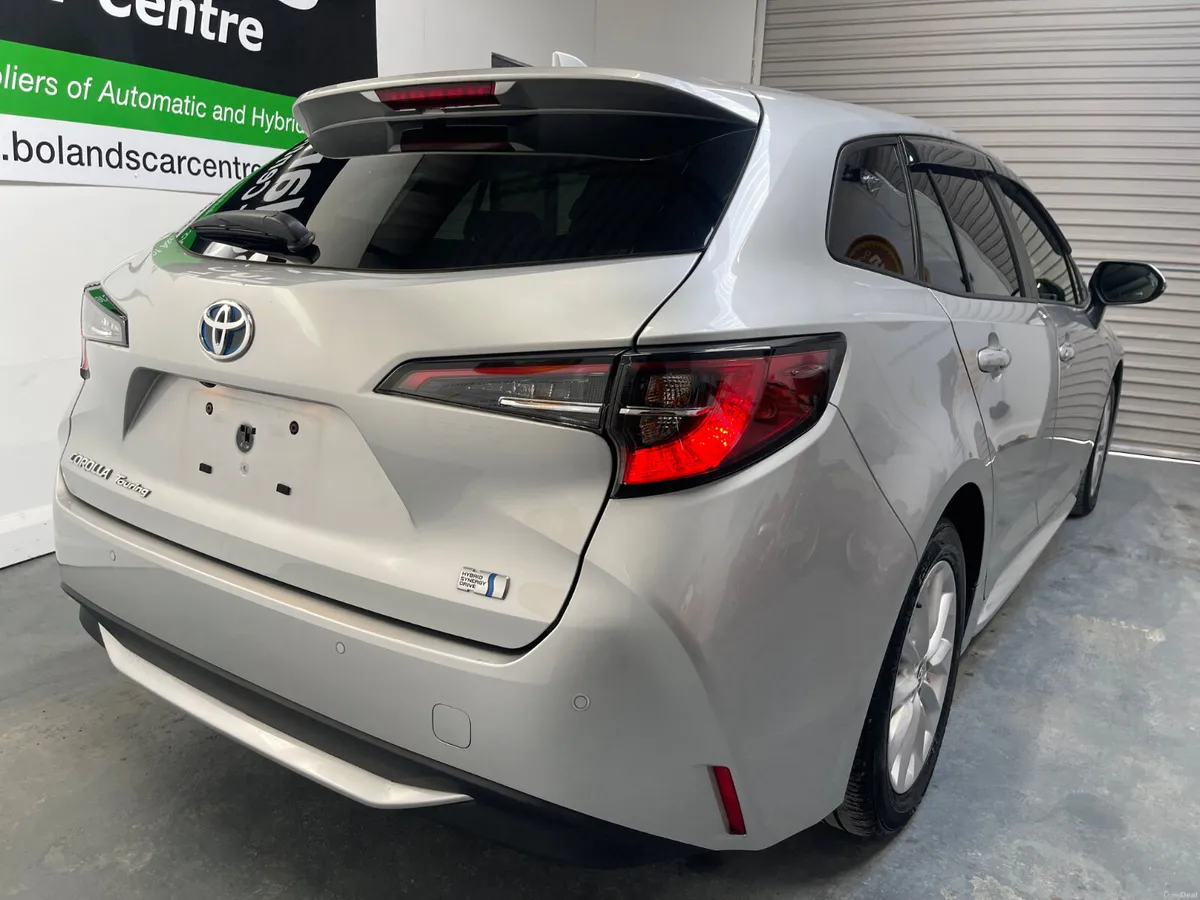 2022 Toyota Corolla Touring Hybrid 1.8 Automatic - Image 6