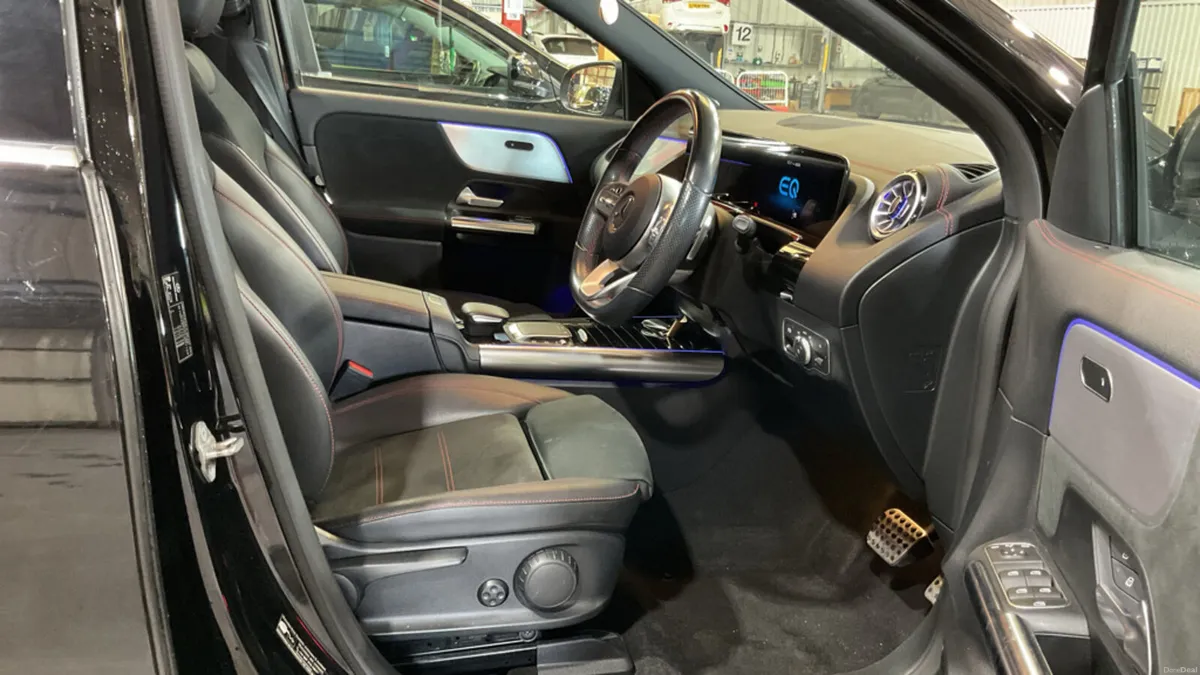 MERCEDES BENZ EQA 250 AMG LINE  PREMIUM / HIGH SPE - Image 2