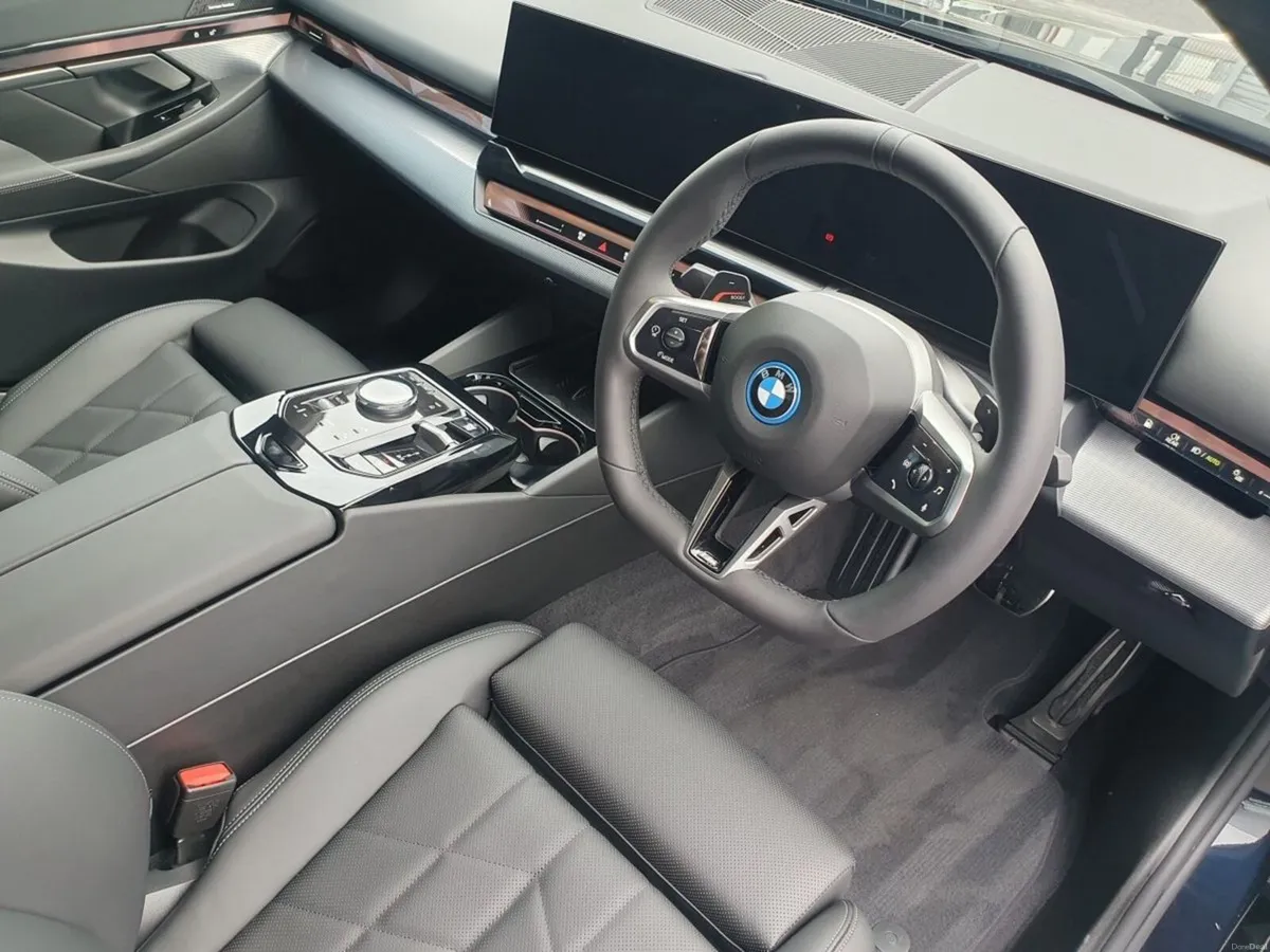 BMW 5-Series 530e M Sport Saloon - Image 6