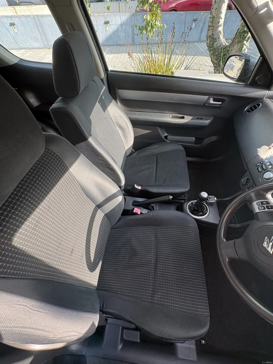 07 Black Suzuki Swift - very low mileage - Image 5