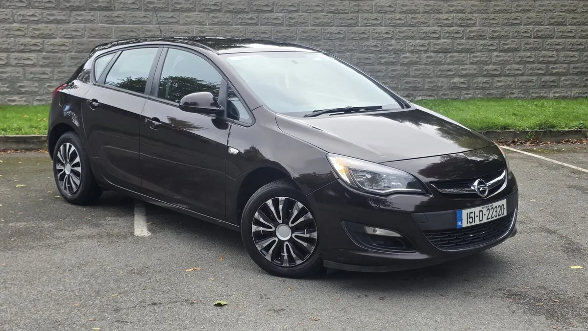 2015 Opel Astra - Image 1