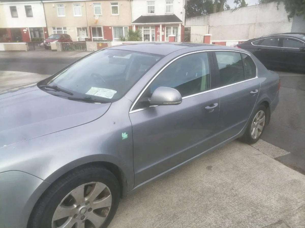Car - Image 3