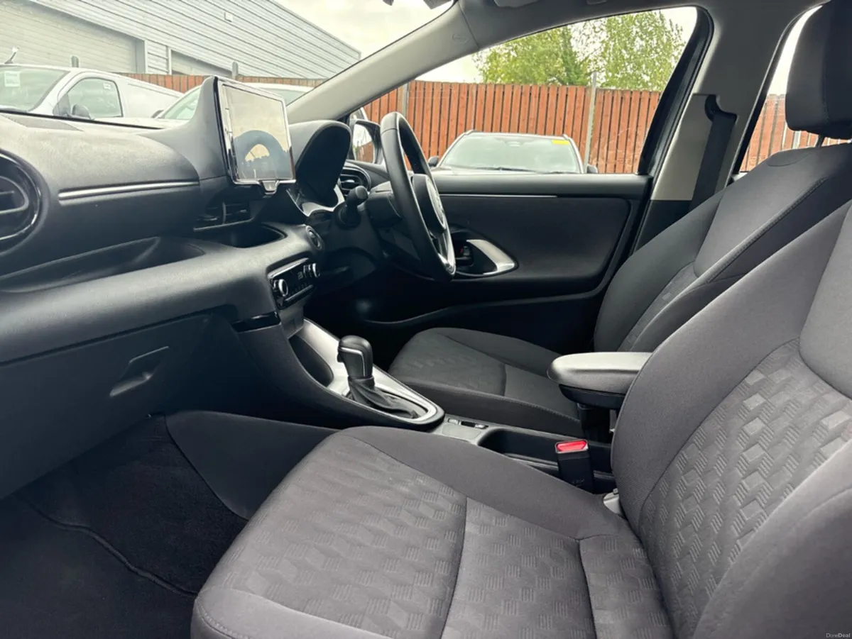 Toyota Yaris *ORIGINAL IRISH CAR*   HEV LUNA 4DR A - Image 6