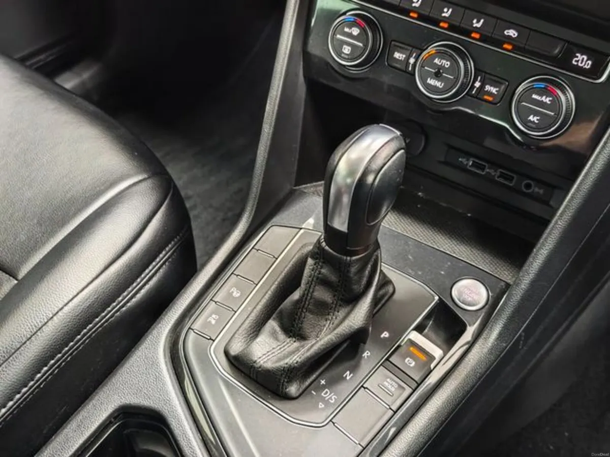 Volkswagen Tiguan 1.4 TSI Automatic, 360 Camera - Image 2