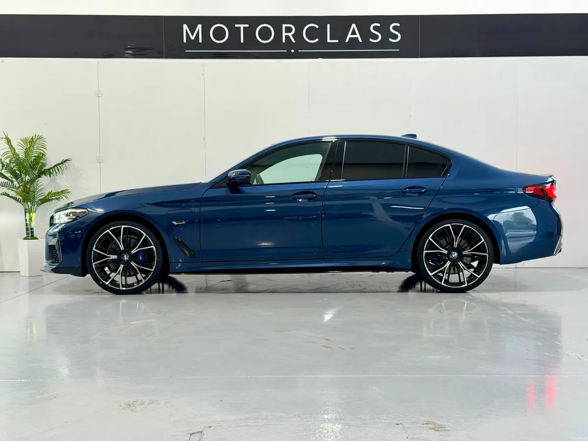 2022 BMW 5-Series 530E M Sport LCI Plug In Hybrid - Image 4