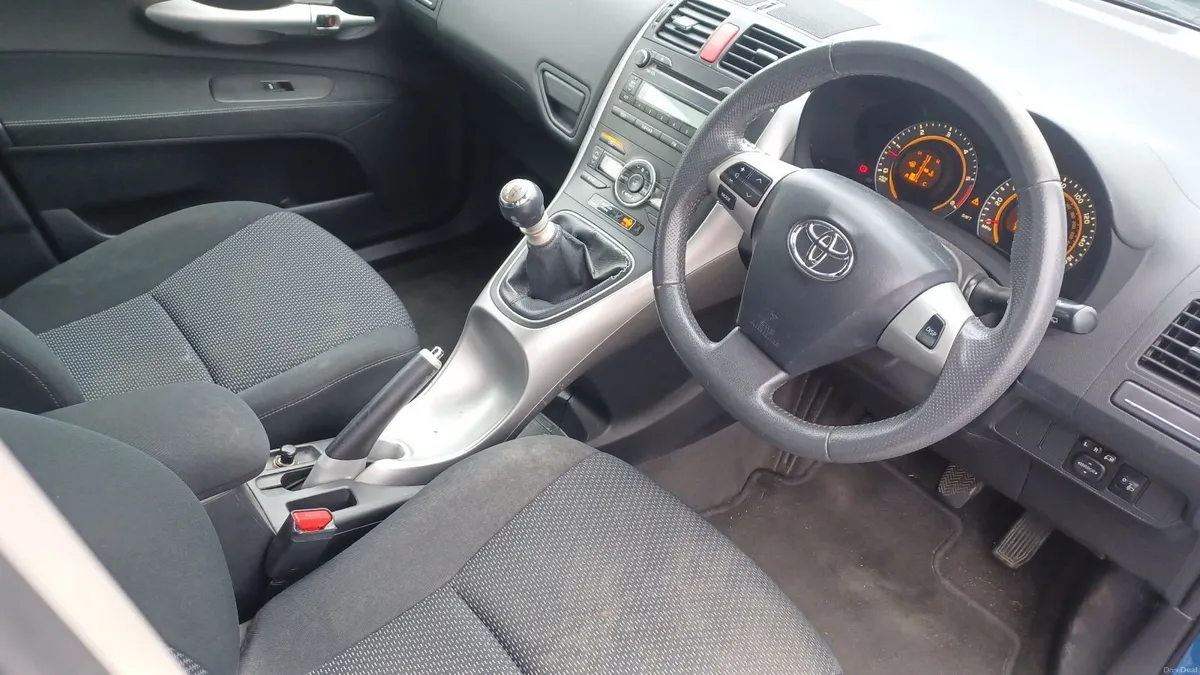 11 Toyota Auris 1.4 diesel NCT 5/27 - Image 6