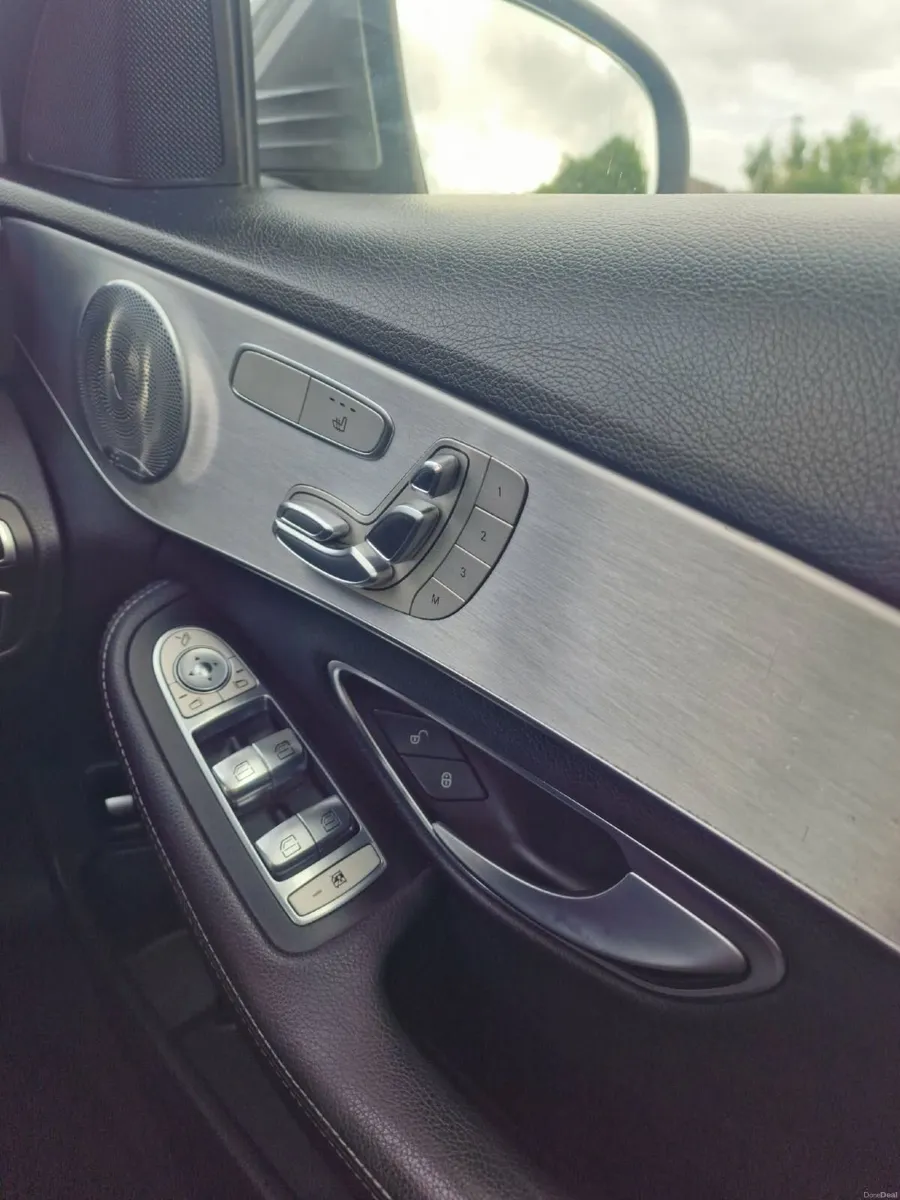 2016 Mercedes-Benz c350 Premium Plus - Image 4