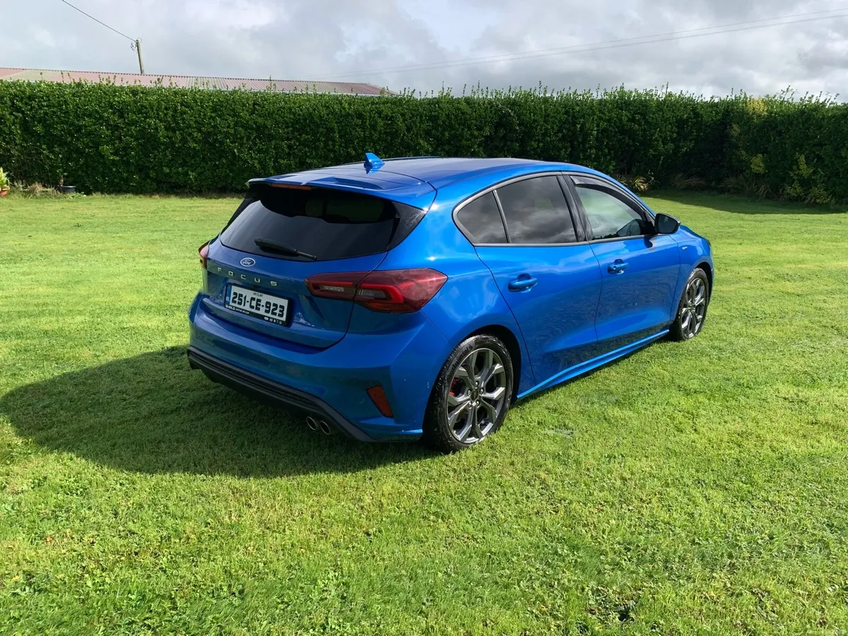 2025 Ford Focus 1.0T EcoBoost MHEV ST-Line - Image 3