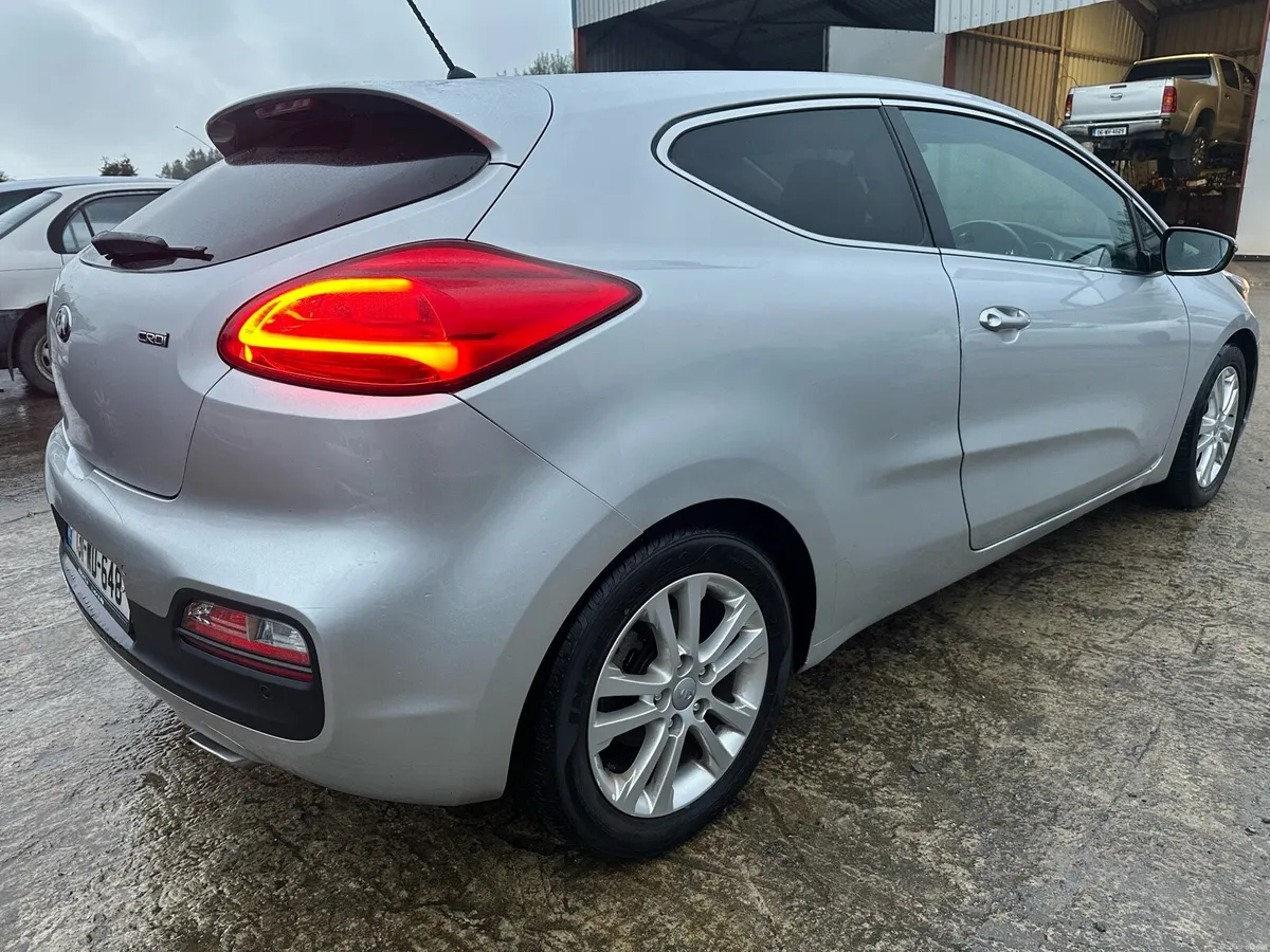 2013 Kia ceed 1.4 diesel 6 speed manual for sale.. - Image 6