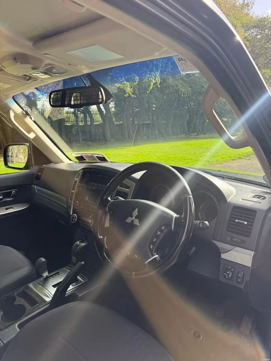 Mitsubishi Pajero - Image 6