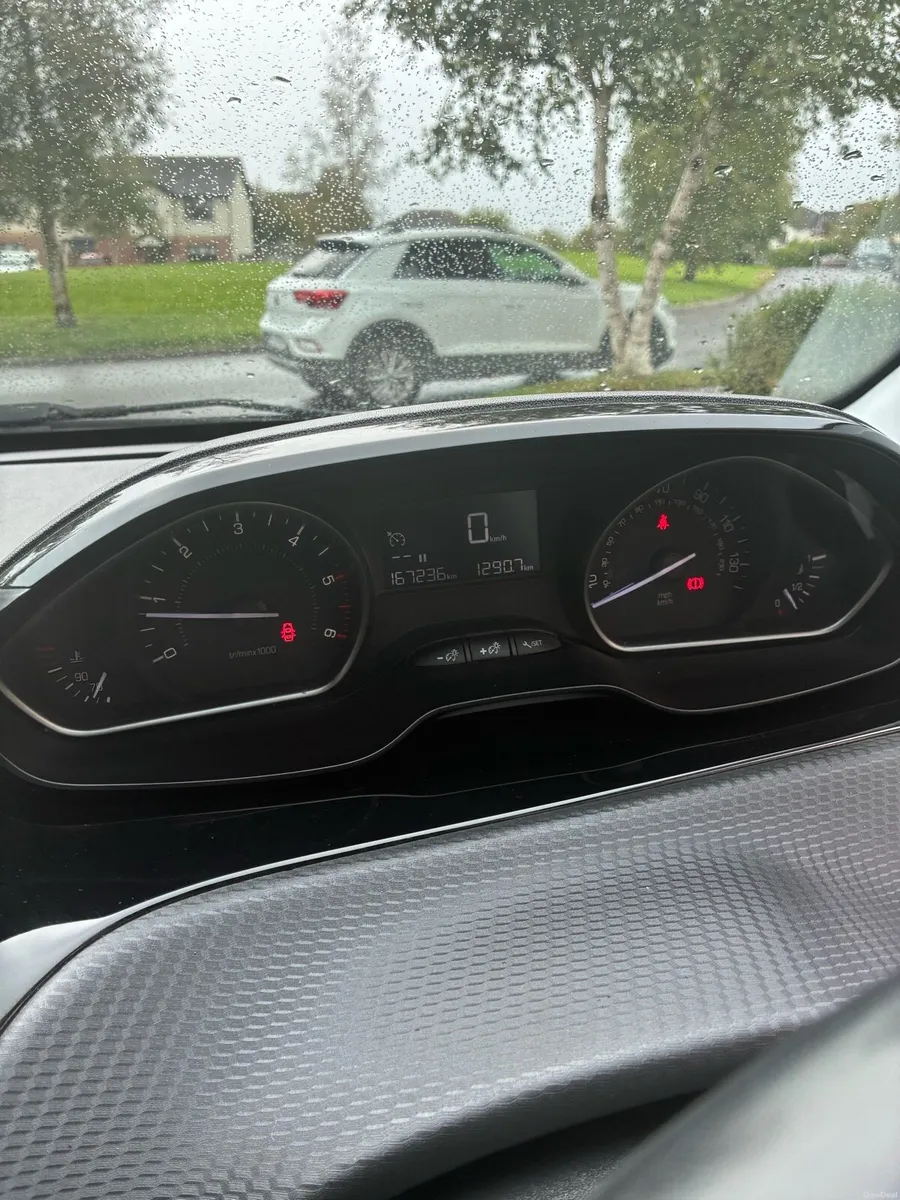 Peugeot 2008 Diesel 2017 - Image 6