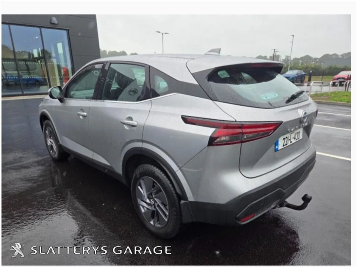 Nissan Qashqai 1.3 PET MILD HYBRID SV - Image 4