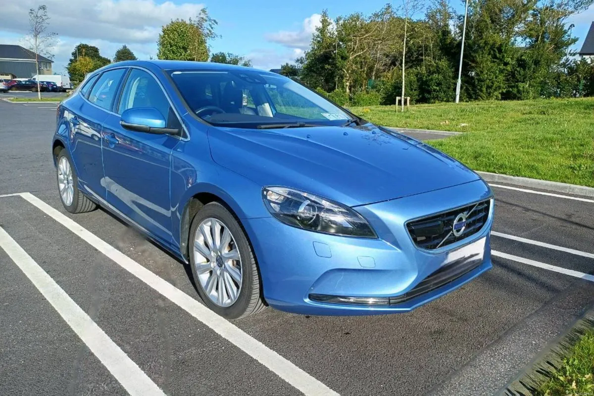 Volvo V40 - Image 3
