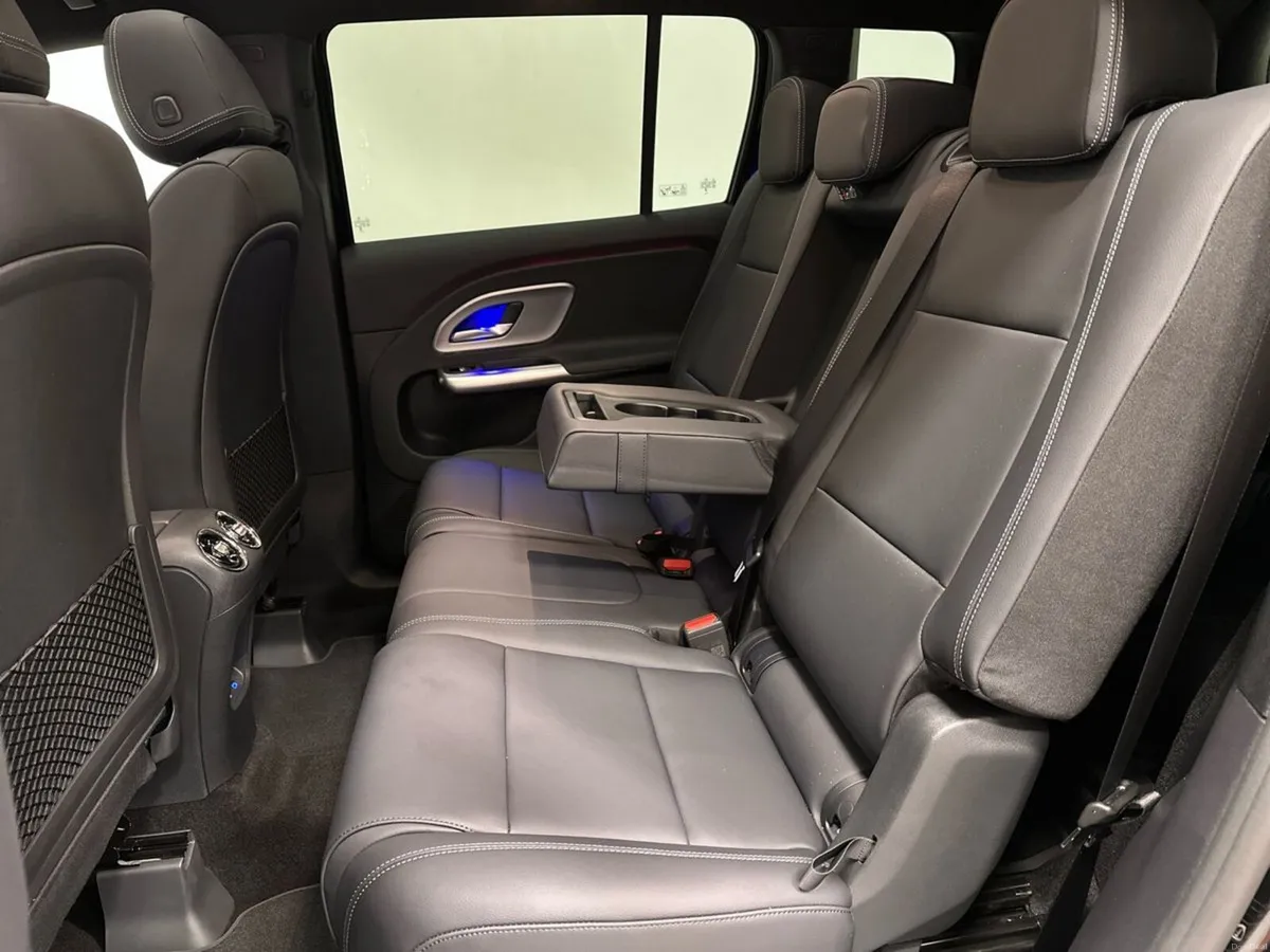Mercedes-Benz GLB GLB180 AMG Line + MHEV - Image 4