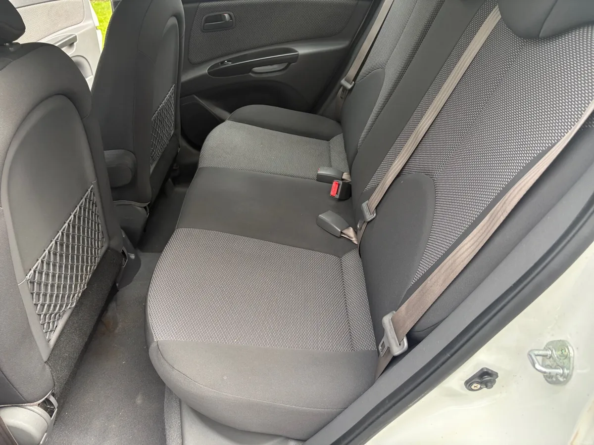 2011-Kia -Rio-1.4 -5 door Petrol - Image 4