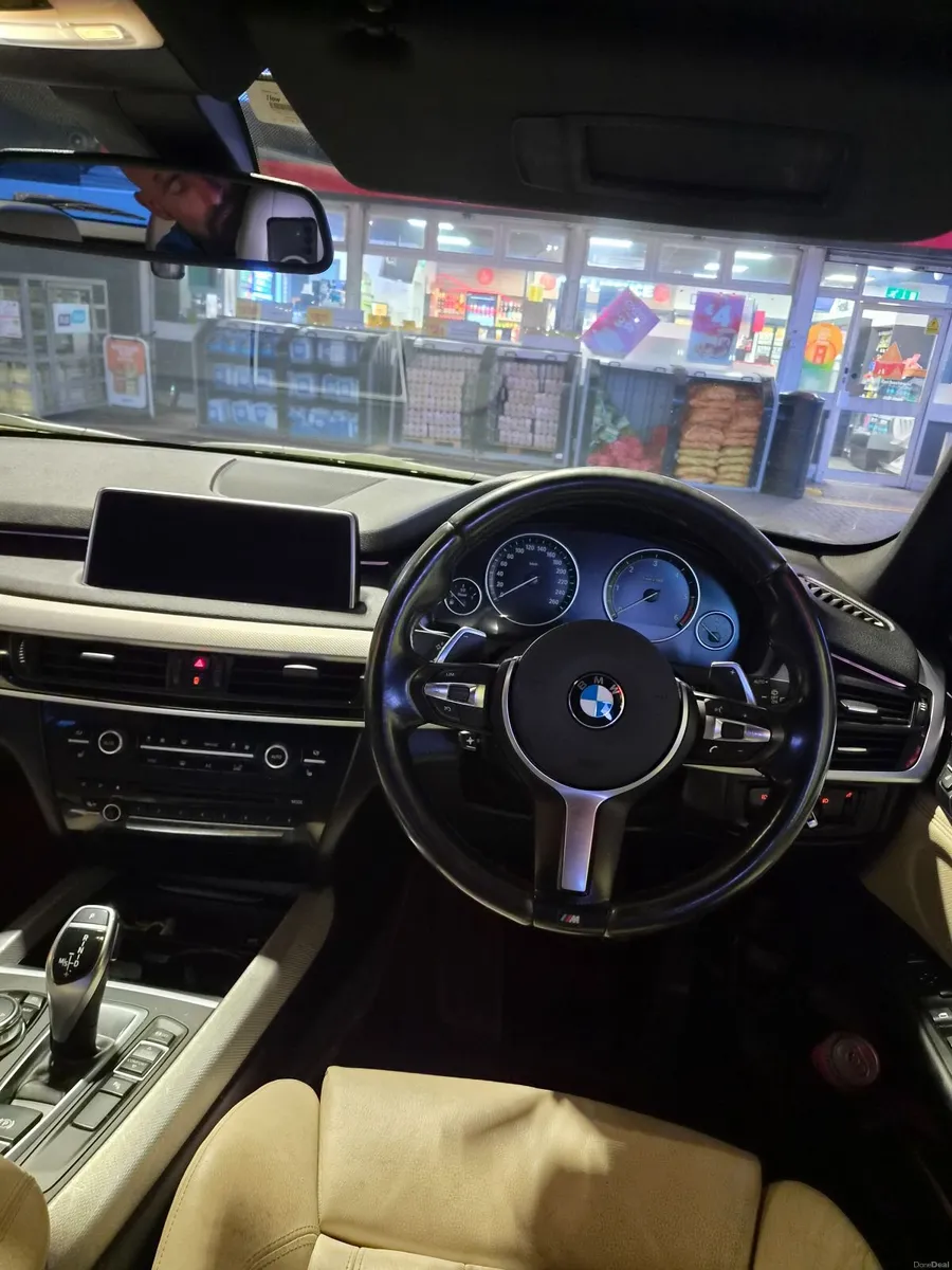 BMW X5 2015 - Image 2