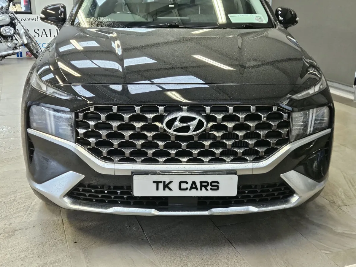 211 HYUNDAI SANTA FE 4wd EXECUTIVE 7 SEATER - Image 4