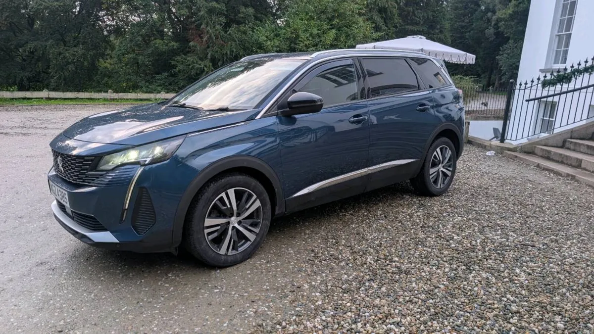 2022 Peugeot 5008 allure 7 seater - Image 3