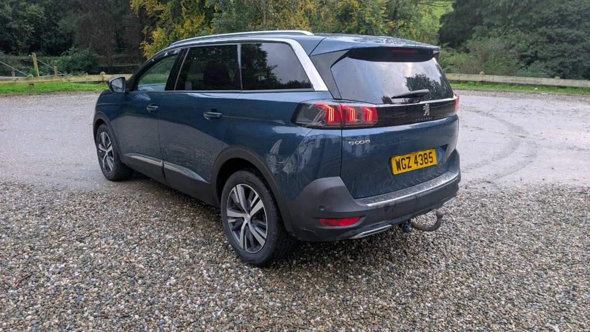 2022 Peugeot 5008 allure 7 seater - Image 4