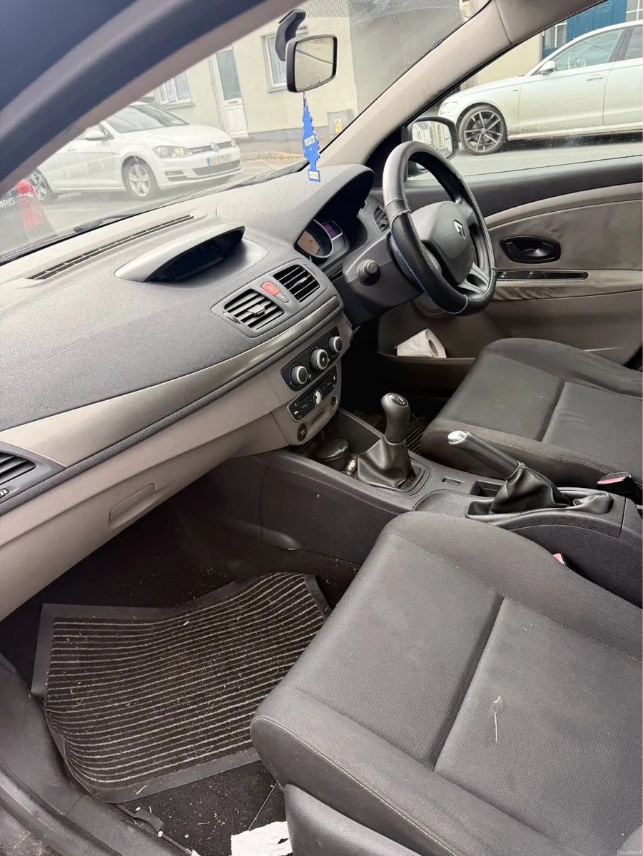 Car - Image 3
