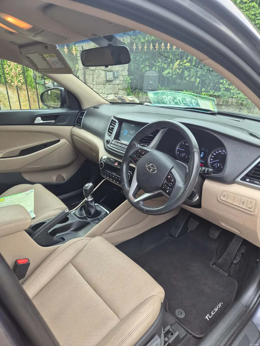 Hyundai Tucson 2017 1.7 diesel low miles must see - Image 6