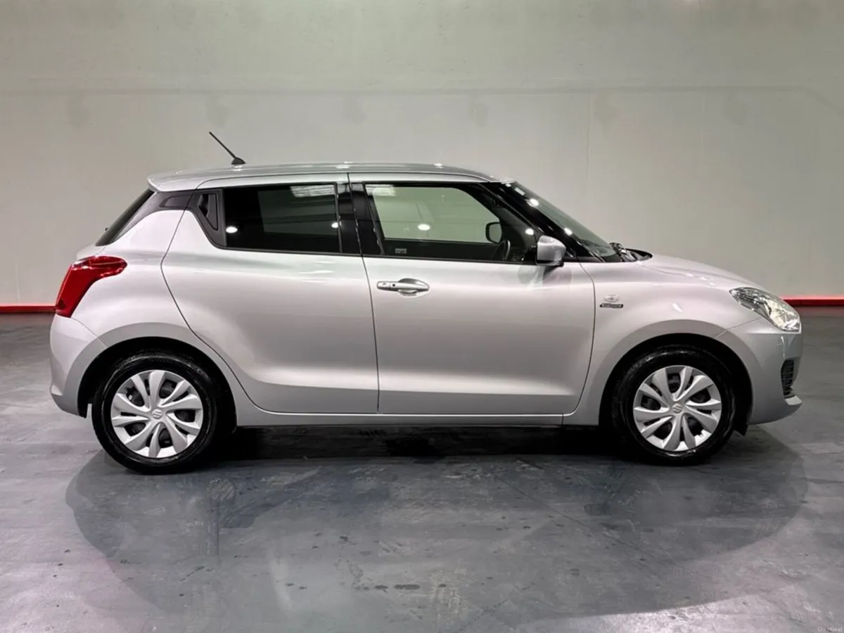 Suzuki Swift 1.2 HYBRID - AUTOMATIC - HEATED SEAT - Image 2