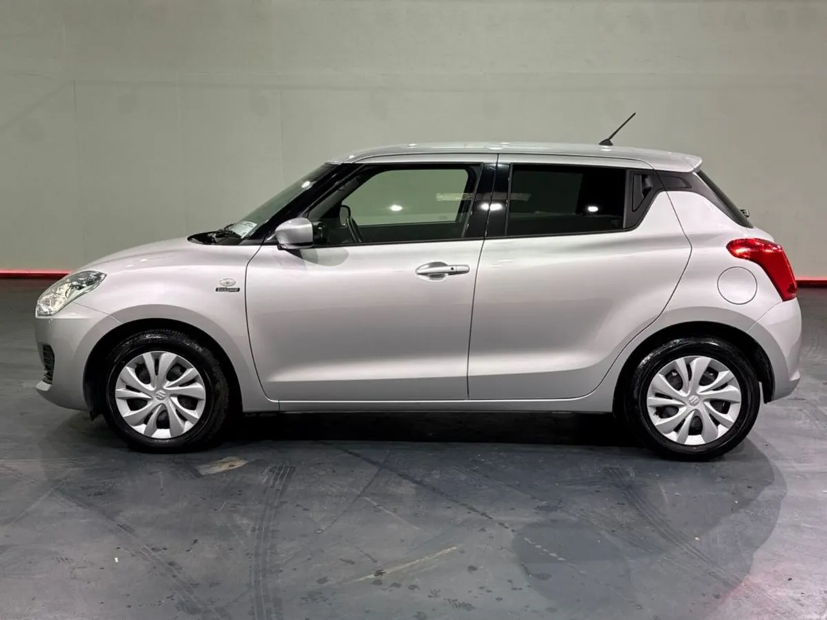 Suzuki Swift 1.2 HYBRID - AUTOMATIC - HEATED SEAT - Image 6