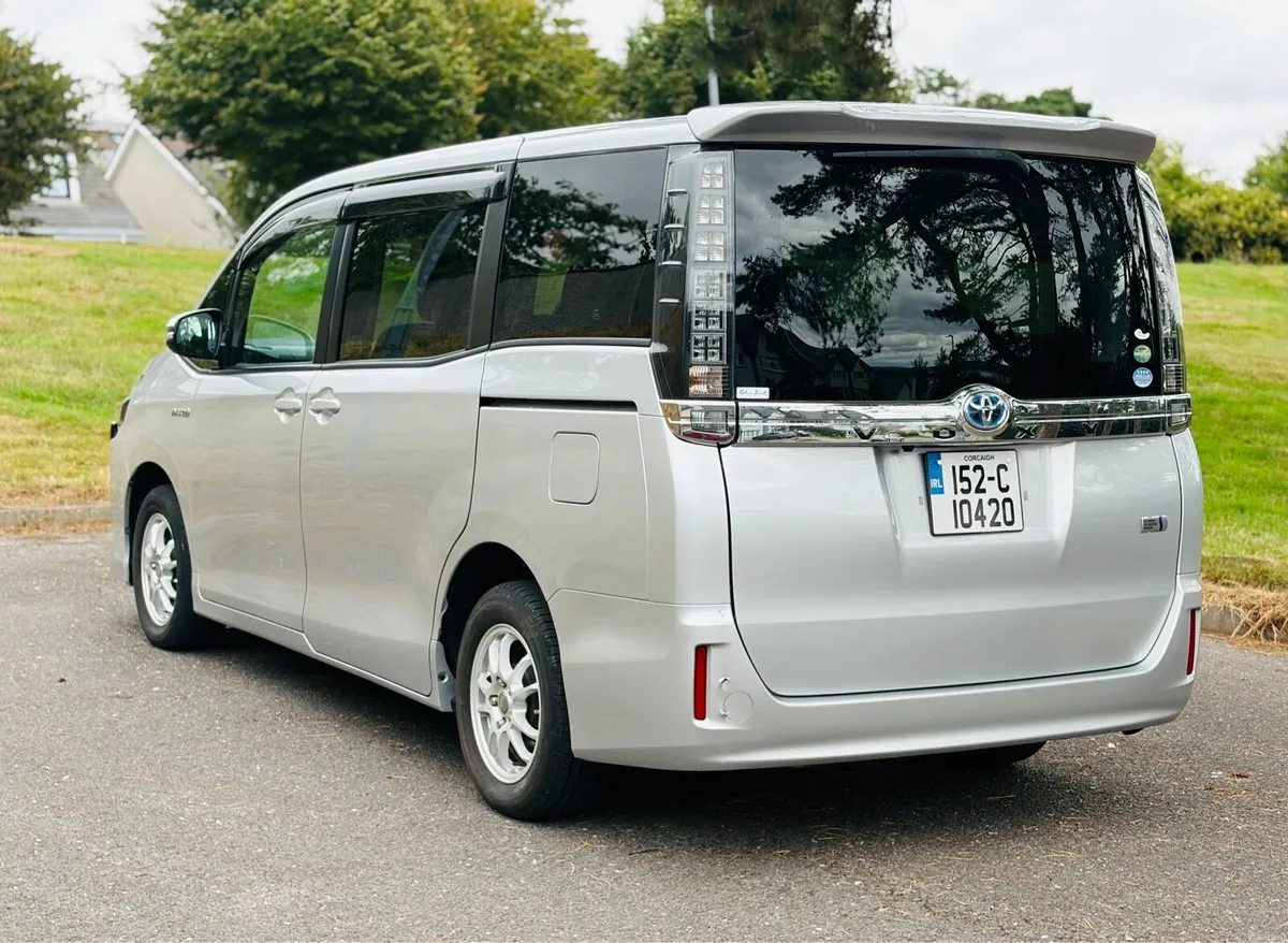 2015 TOYOTA VOXY HYBRID V (7 Seater Automatic) - Image 6