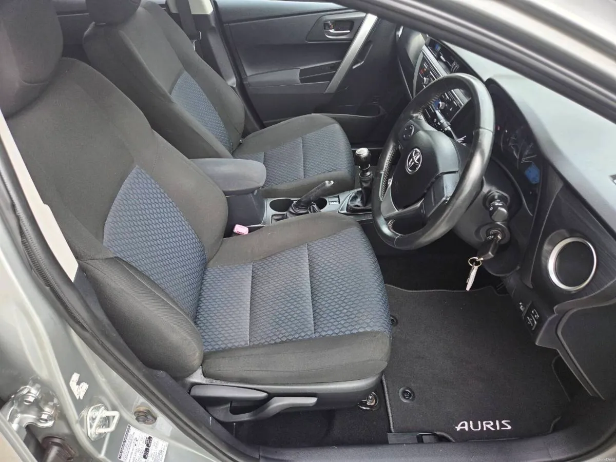 Very Low Mileage Toyota Auris 1.4 D4d Terra - Image 5