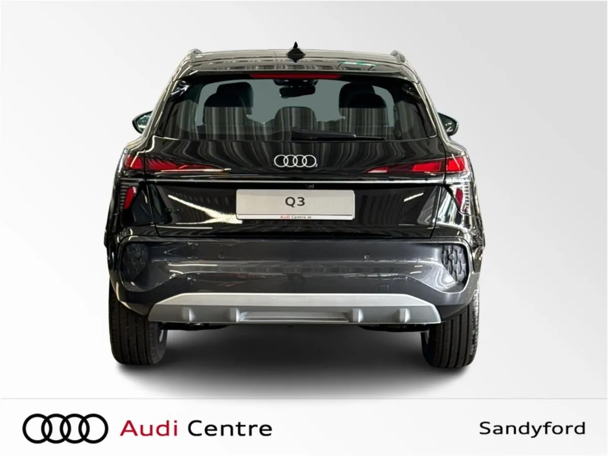 Audi Q3 E-HYBRID 270HP S-T SE - Image 4