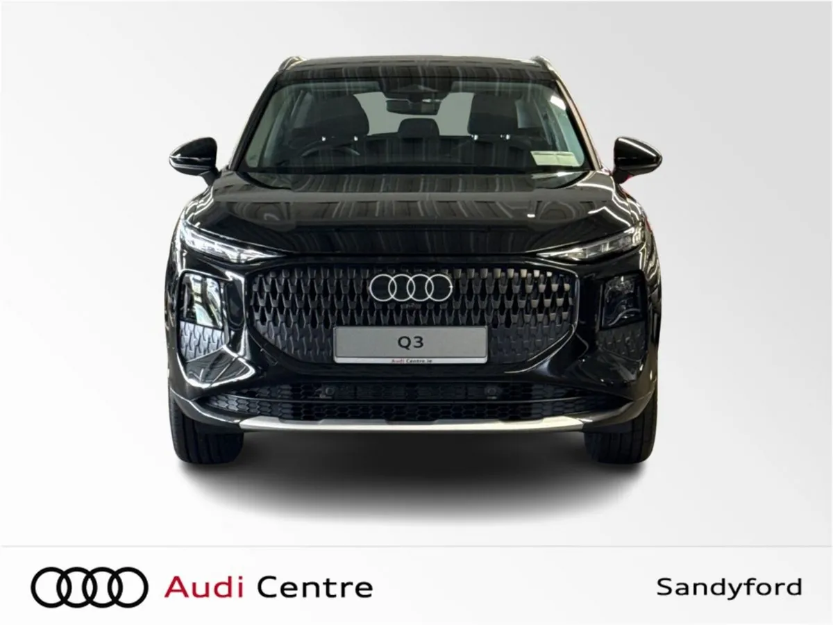 Audi Q3 E-HYBRID 270HP S-T SE - Image 5