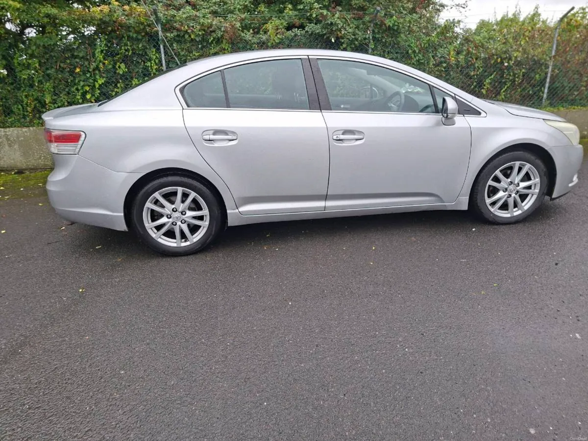 2012 toyota Avensis  nct 5/27 tax 1026 new nct - Image 5