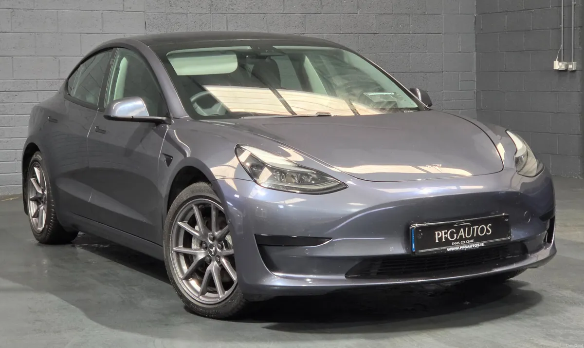 21 Model 3 - Image 1