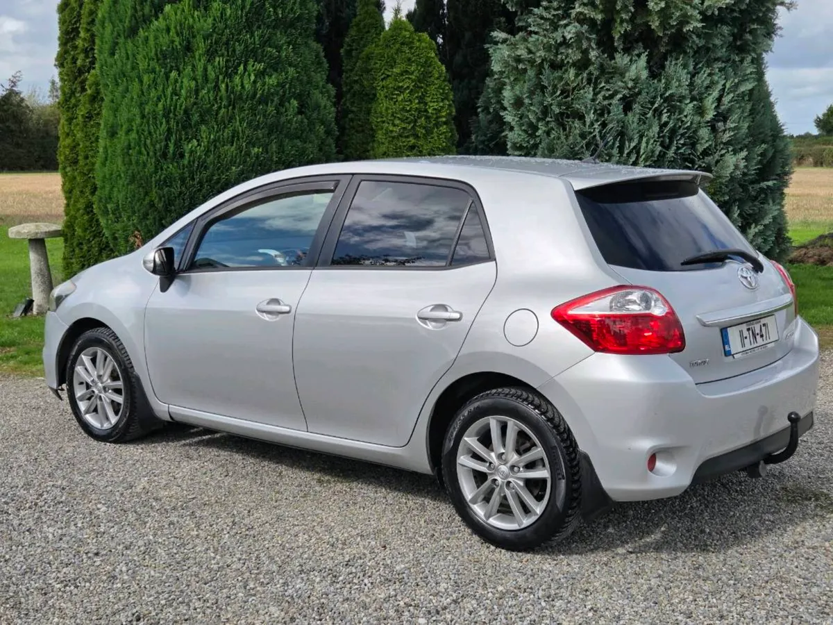 Very Low Mileage Toyota Auris 1.4 D4d Sport Automa - Image 4