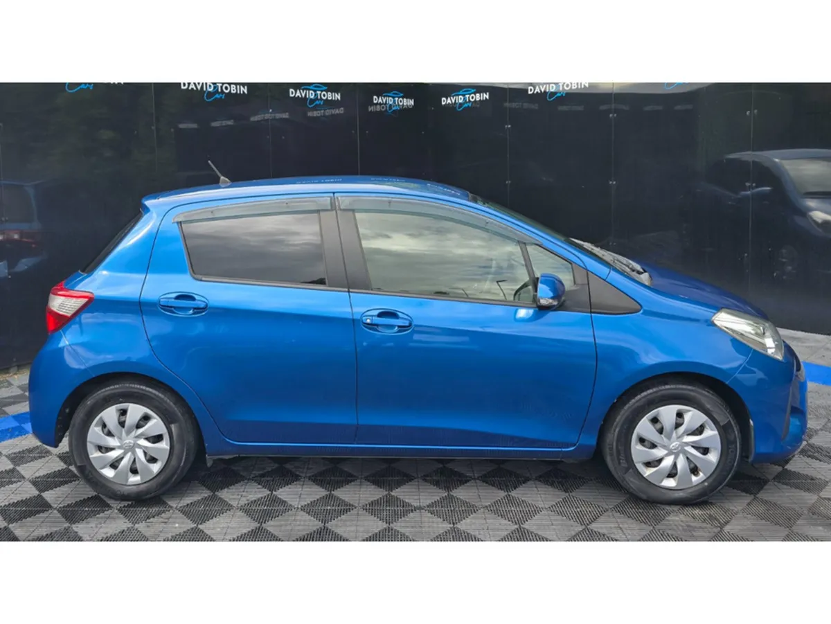Toyota Vitz 1.3 PETROL AUTO - Image 4