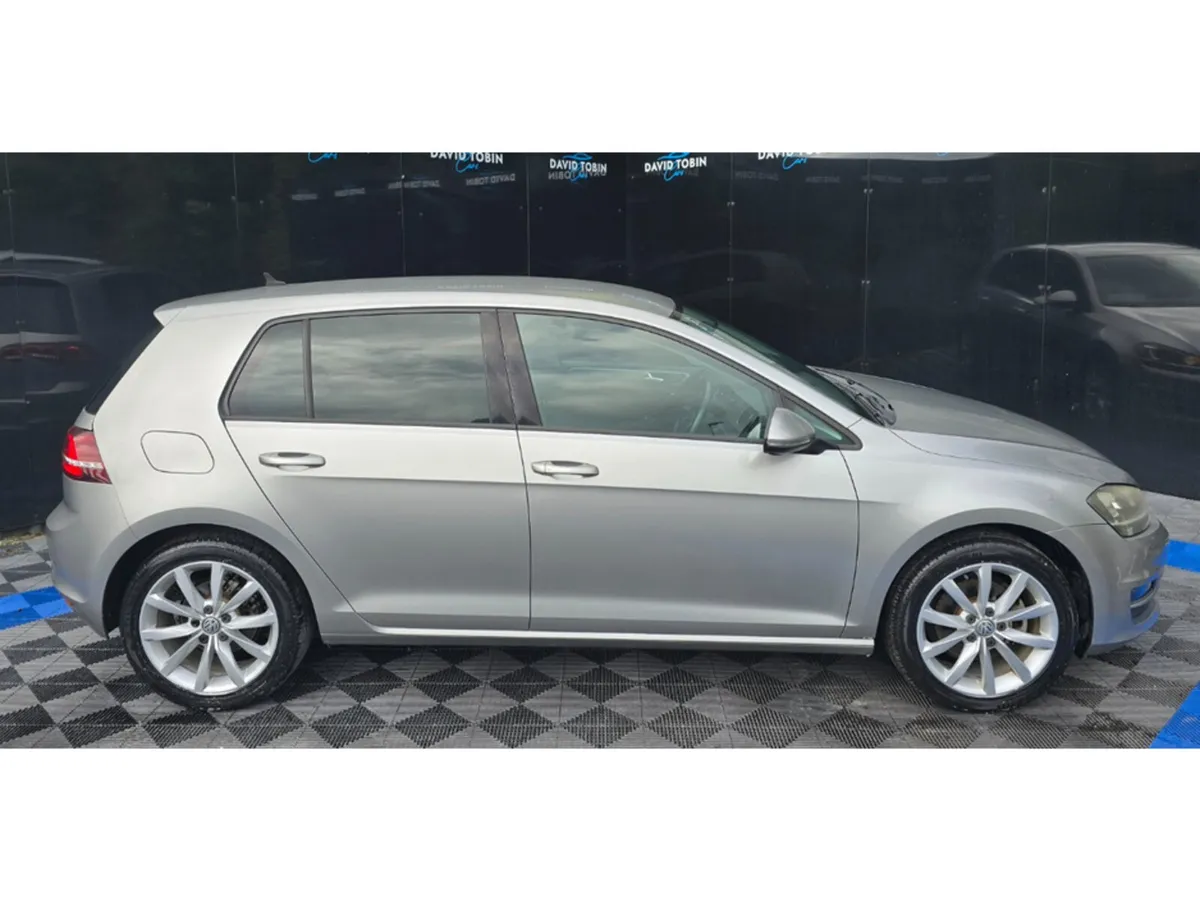Volkswagen Golf 1.2 TSI AUTO/ ONLY 20,000 KM - Image 3