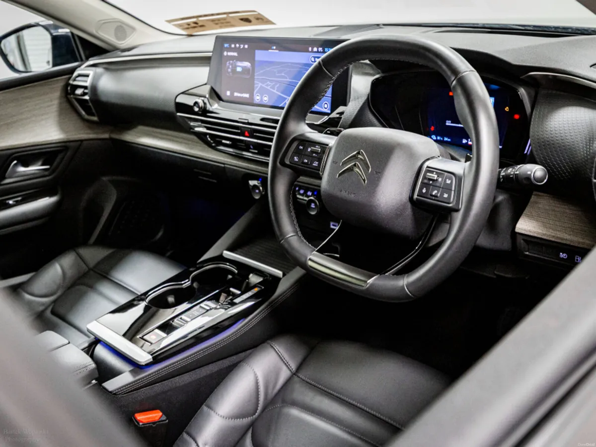 Citroen C5 X Flair 1.6 PHEV Auto 225HP - Image 2