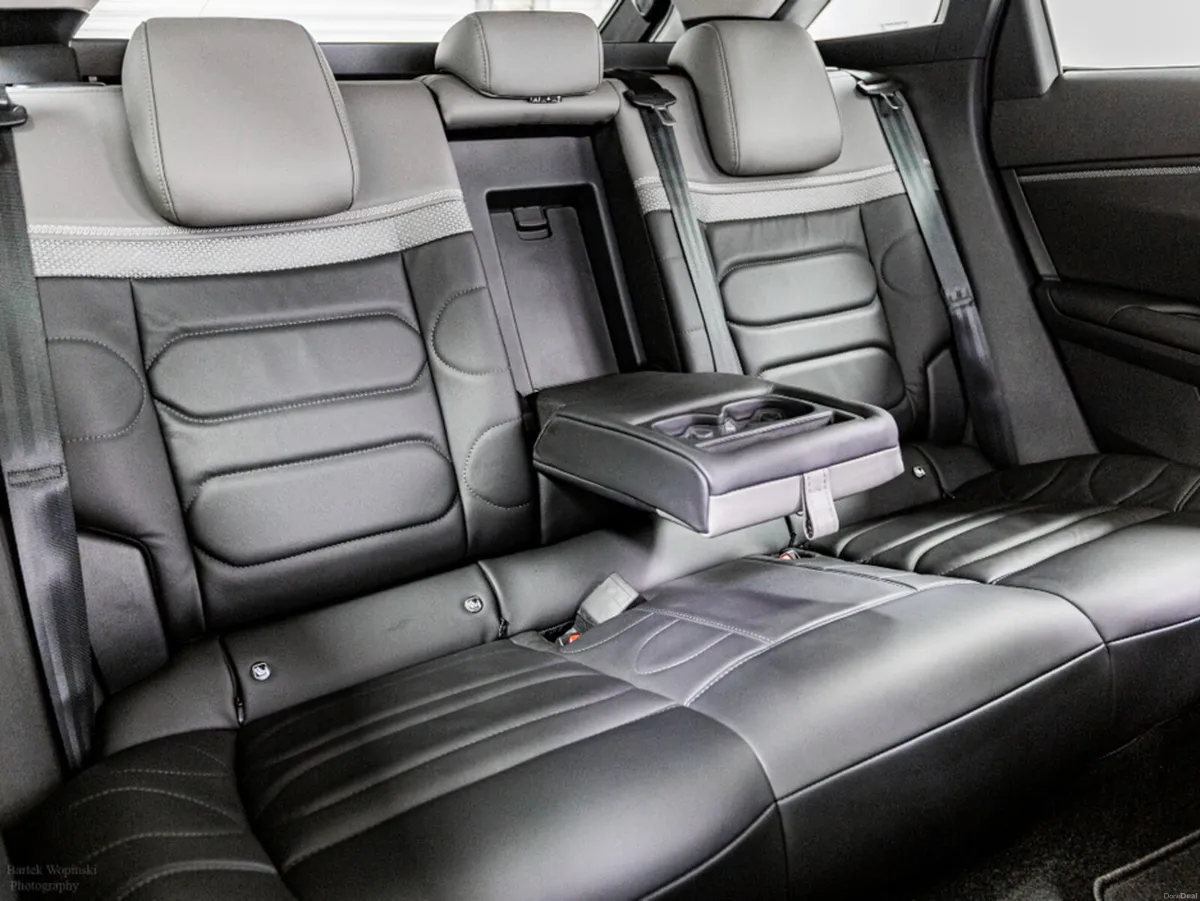 Citroen C5 X Flair 1.6 PHEV Auto 225HP - Image 4