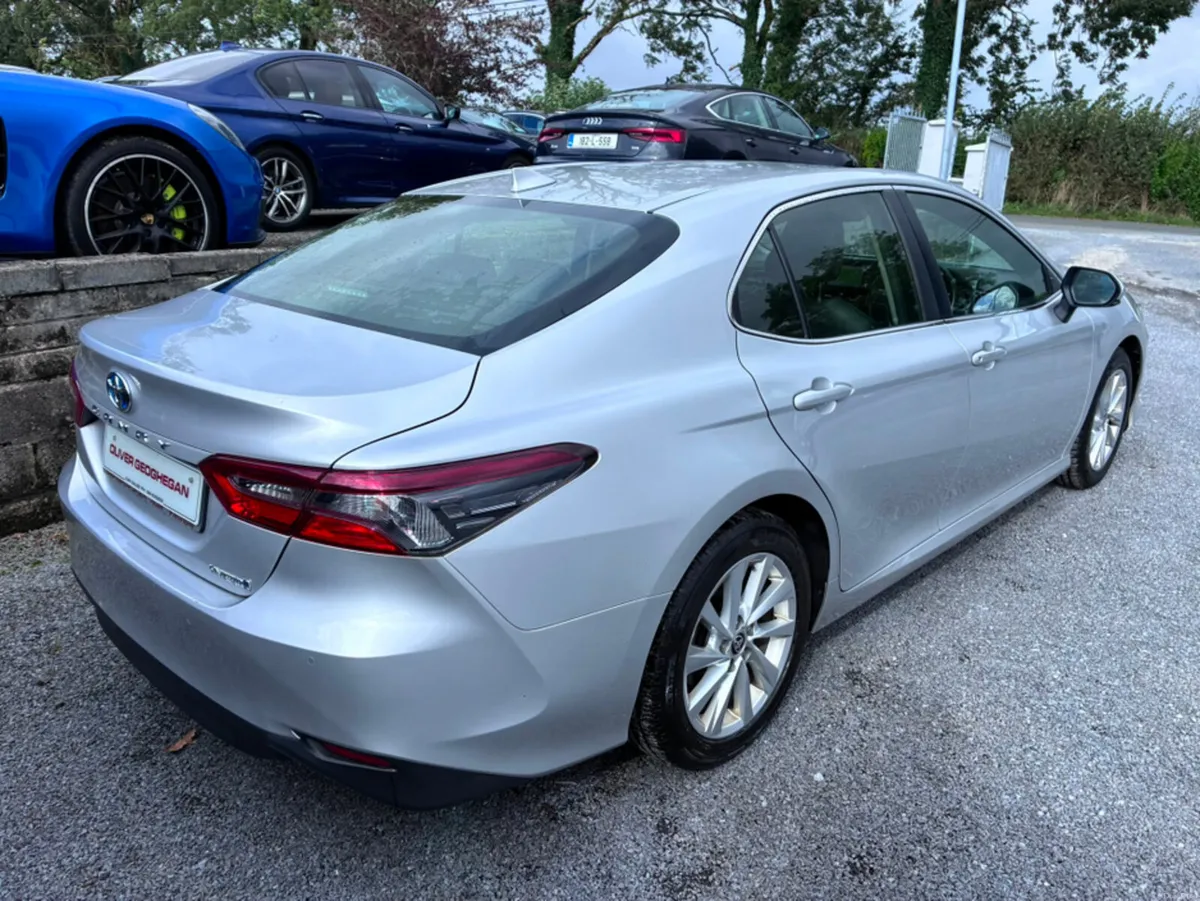 Toyota Camry SOL AUTO - Image 2